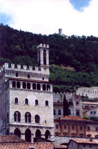 gubbio1.jpg (169495 bytes)